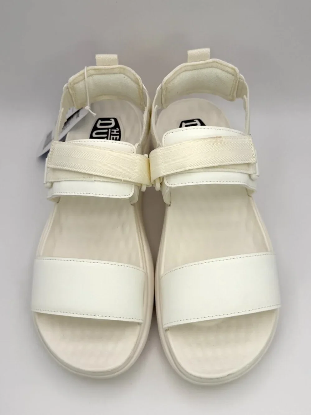 Hey Dude brand new